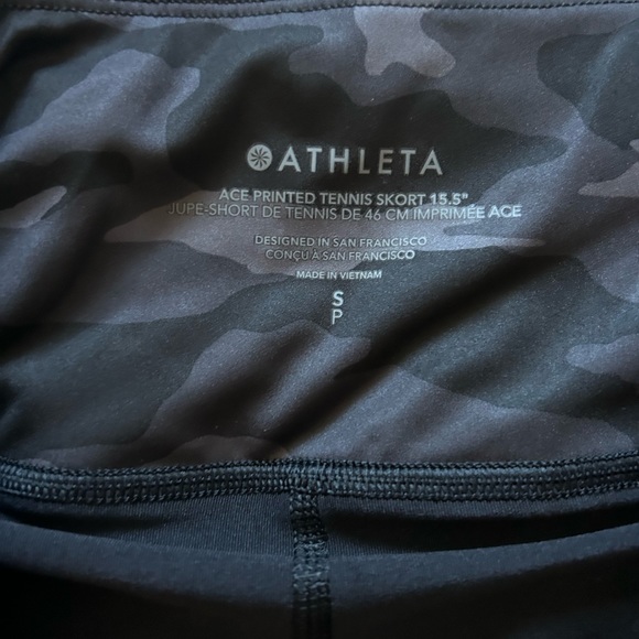 ATHLETA Ace Tennis Skort 15.5" Printed Black Camo Size S GUC Tenniscore - Picture 9 of 16